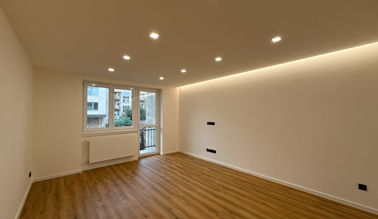 DJI_20250912_174000_281