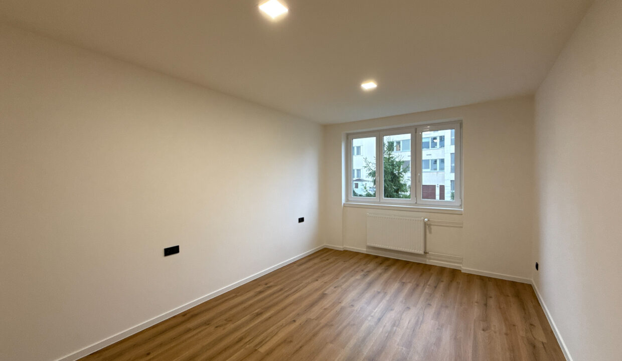 DJI_20250912_174212_716