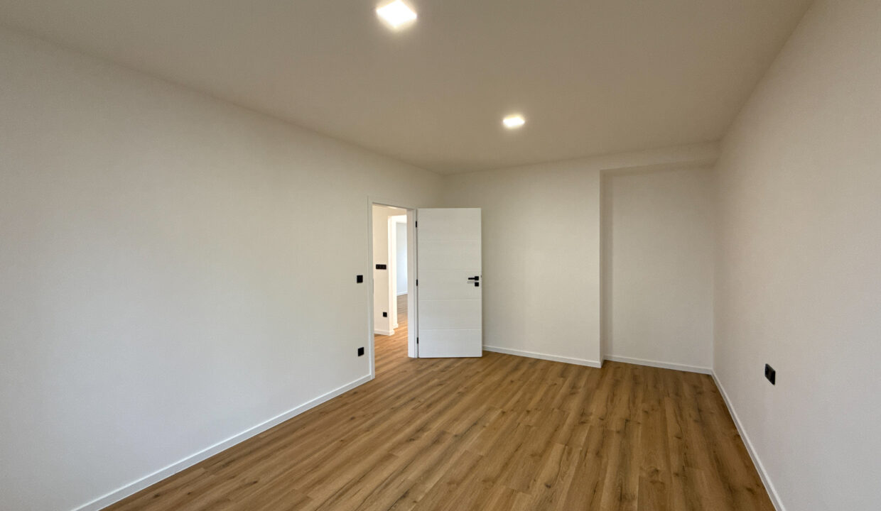 DJI_20250912_174243_407