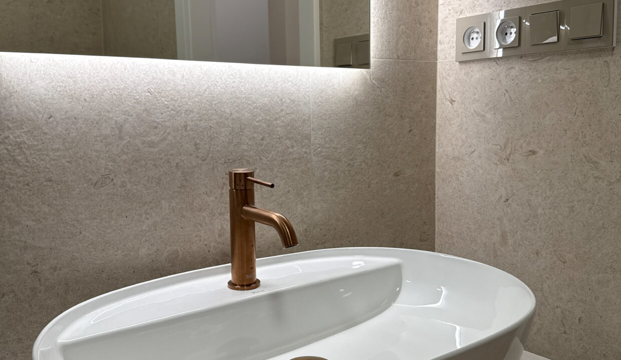 DJI_20251009_093942_128